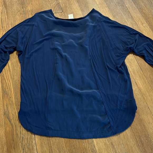 Gold Hawk Bamboo Silk Blend long drop sleeve Top - Picture 3 of 3